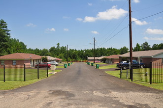 Willowbrook Apartments in Overton, TX - Building Photo - Building Photo