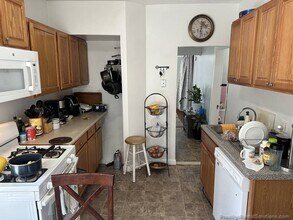 92 Nichols Ave, Unit A in Watertown, MA - Building Photo - Building Photo