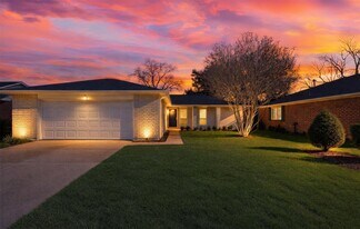 3027 Windmill St in Sugar Land, TX - Building Photo