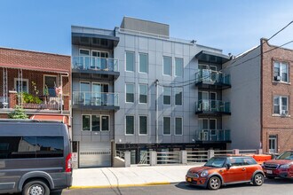 28-57 45th St in Long Island City, NY - Building Photo - Primary Photo