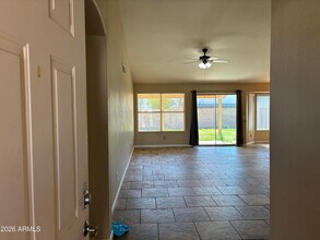 8981 W Maryland Ave in Glendale, AZ - Building Photo - Building Photo