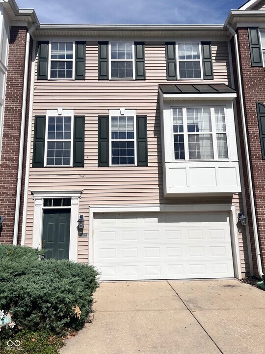 3332 Decker Ridge Dr in Indianapolis, IN - Building Photo
