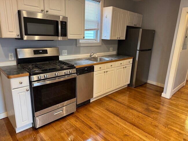 property at 682 E 7th St