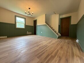 10 Lincoln St in Bulger, PA - Foto de edificio - Building Photo