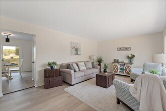 1237 Hilltop Dr in Milan, IL - Building Photo - Building Photo