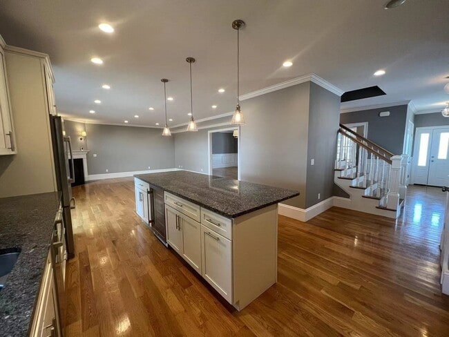 241 Elliot St in Newton, MA - Building Photo - Building Photo