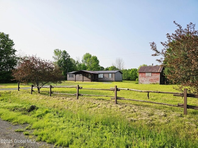 1714 Latimer Hill Rd in Canajoharie, NY - Building Photo - Building Photo