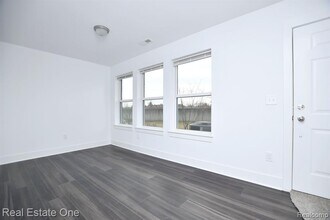 2904 Zana Dr in Troy, MI - Building Photo - Building Photo