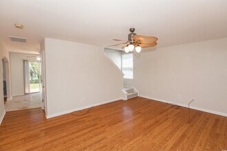 2424 Hayseed Way in Myrtle Beach, SC - Foto de edificio - Building Photo