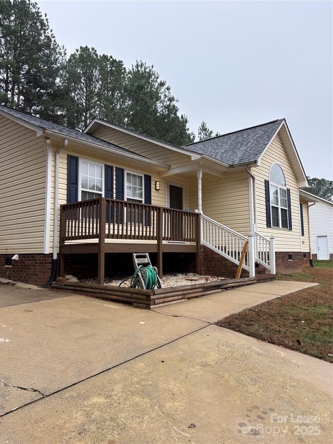 3413 Mooring Pl in Lake Norman of Catawba, NC - Building Photo - Building Photo