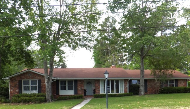 property at 810 Windsor Ct