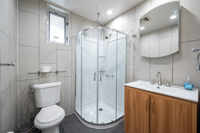 1158 2nd Ave in New York, NY - Building Photo - Building Photo
