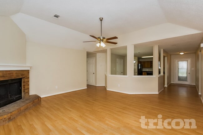 156 Eagle Way in Stockbridge, GA - Building Photo - Building Photo