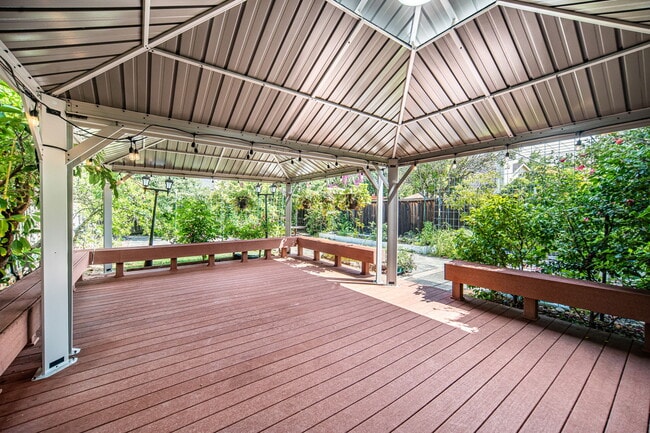 4560 Benedick Ct in Fremont, CA - Foto de edificio - Building Photo