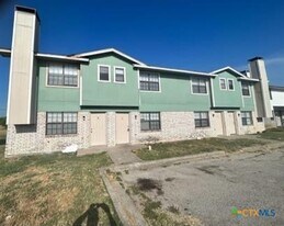 1109 Eastside Dr in Killeen, TX - Building Photo