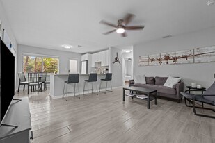 1007 NE 9th Ct in Pompano Beach, FL - Building Photo