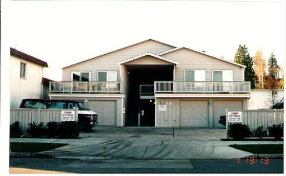 218 Maple Ave in Snohomish, WA - Building Photo