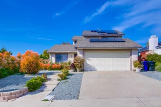 6434 Bullock Dr in San Diego, CA - Foto de edificio - Building Photo