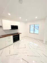 7300 Byron Ave in Miami Beach, FL - Building Photo - Building Photo