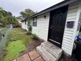 1830 48th St S in St. Petersburg, FL - Building Photo