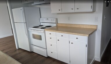 301 Cedar St in La Grande, OR - Building Photo - Building Photo