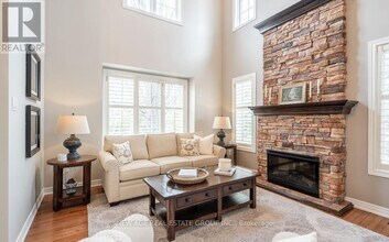 1088 Sturbridge Dr in Burlington, ON - Building Photo - Building Photo