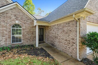 10356 Cottage Oaks Dr in Memphis, TN - Building Photo - Building Photo