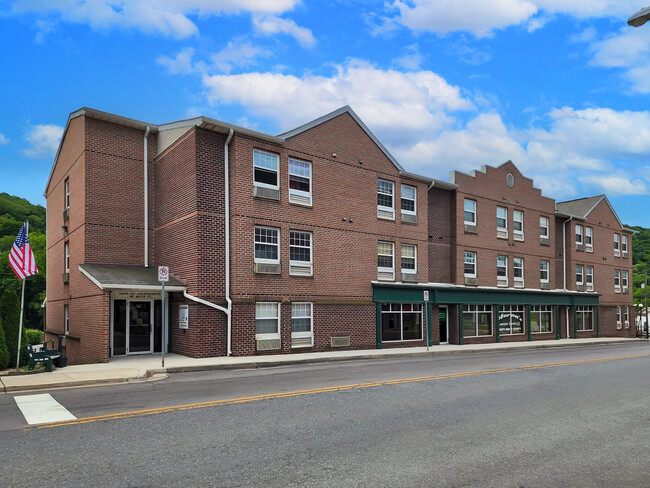 Lana Lu Apartments- 62+ in Lonaconing, MD - Foto de edificio - Building Photo