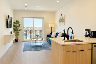 2400 E Huntingdon St in Philadelphia, PA - Building Photo - Building Photo