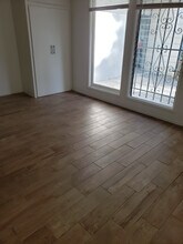 1909 Beachwood Dr in Los Angeles, CA - Building Photo - Building Photo