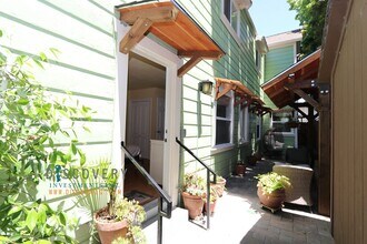 3228 Boise St in Berkeley, CA - Building Photo - Building Photo