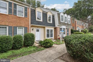 6312 Teakwood Ct in Burke, VA - Building Photo