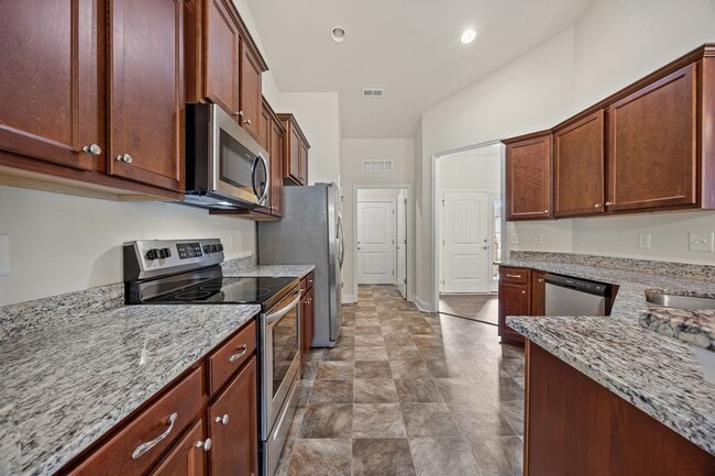 178 Woodwater Cir in Lillington, NC - Building Photo - Building Photo