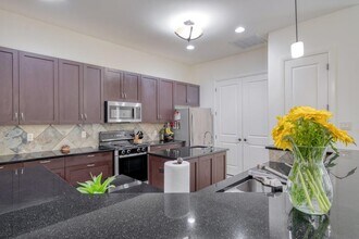 2312 Thornton Rd in Austin, TX - Building Photo - Building Photo