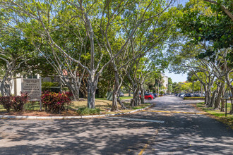 Cypress Bend in Pompano Beach, FL - Building Photo - Building Photo