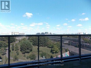 160 Flemington Rd in Toronto, ON - Building Photo - Building Photo