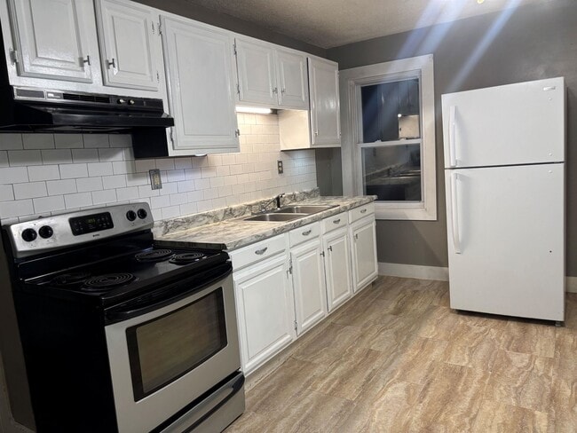 property at 4 Storer Ct