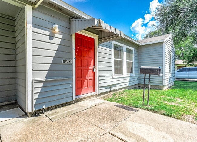 property at 1503 Acacia Dr