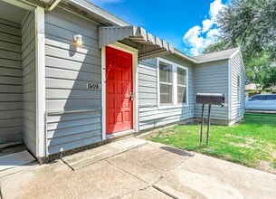 1503 Acacia Dr in Pasadena, TX - Foto de edificio - Building Photo