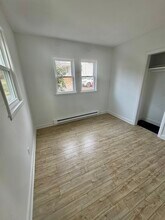 100 Main St, Unit Carriage House in Ivoryton, CT - Building Photo - Building Photo