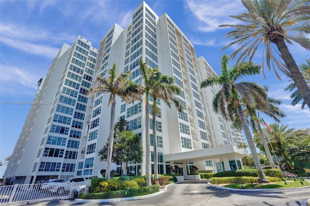 1620 S Ocean Blvd in Pompano Beach, FL - Foto de edificio