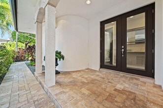 95 Isle of Venice Dr in Fort Lauderdale, FL - Building Photo - Building Photo
