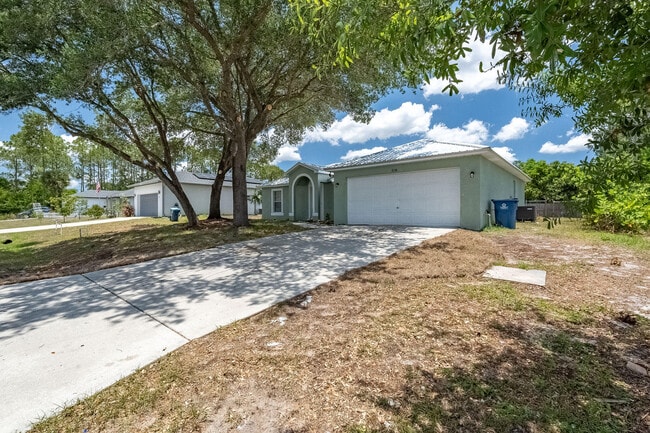 property at 1021 Hanson Ave SW