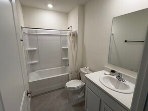 373 Hickory Crse Trl in Ocala, FL - Foto de edificio - Building Photo