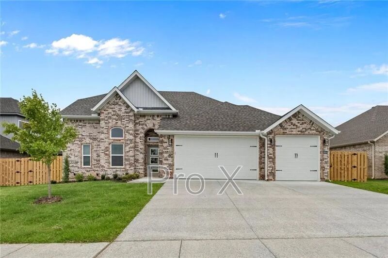 1804 Charles St in Pea Ridge, AR - Building Photo