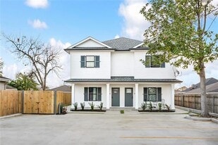 426 W Genie St in Chalmette, LA - Building Photo