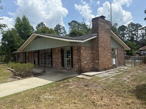 100 Pineview St in Hinesville, GA - Building Photo - Building Photo