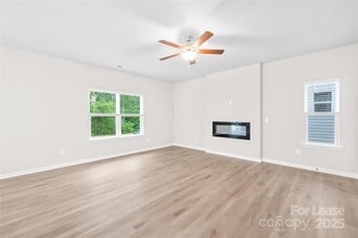 2116 Clapham Ct in Charlotte, NC - Building Photo - Building Photo