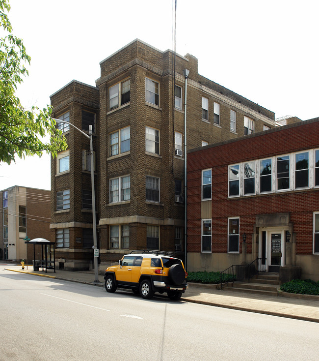 Virginia Apartment in Parkersburg, WV - Foto de edificio - Building Photo