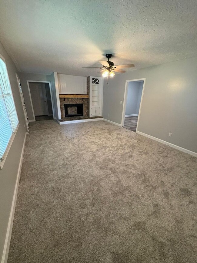 108 Nottingham Ln in Easley, SC - Foto de edificio - Building Photo